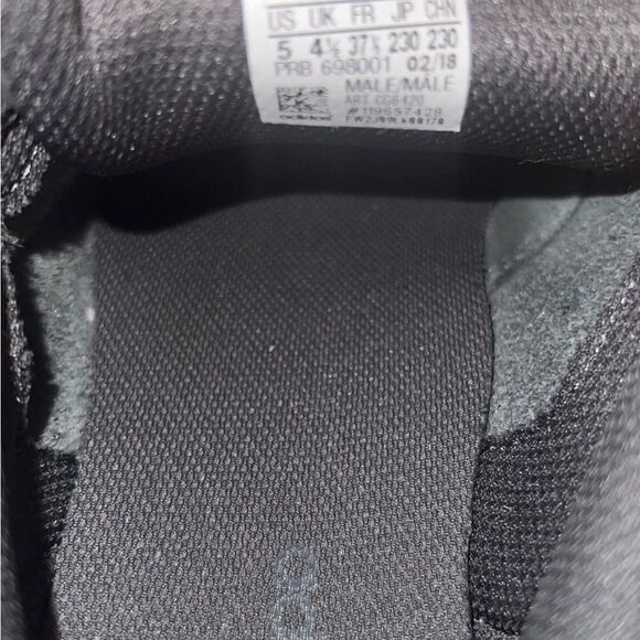 Yeezys X Adidas Calabasas Core Black - Picture 6 of 6